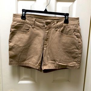 Tan jean shorts, 12
